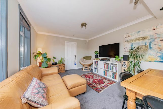 62, Shaftesbury Road, Dundee photo 3