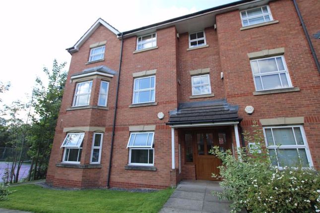 Flat to rent in Royal Court Drive, Bolton