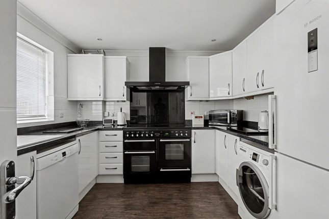16, Hunstanton Close, Gillingham photo 3