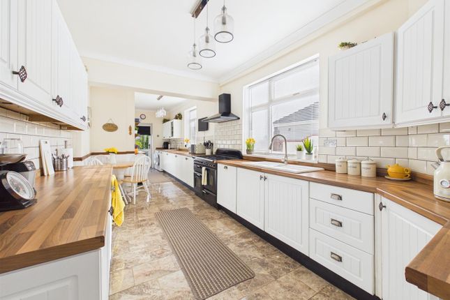 18, Severn Road, Porthcawl photo 3