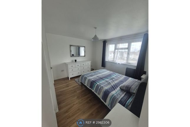 1-bed house on Churchill Avenue, Aylesbury, £750/mo
