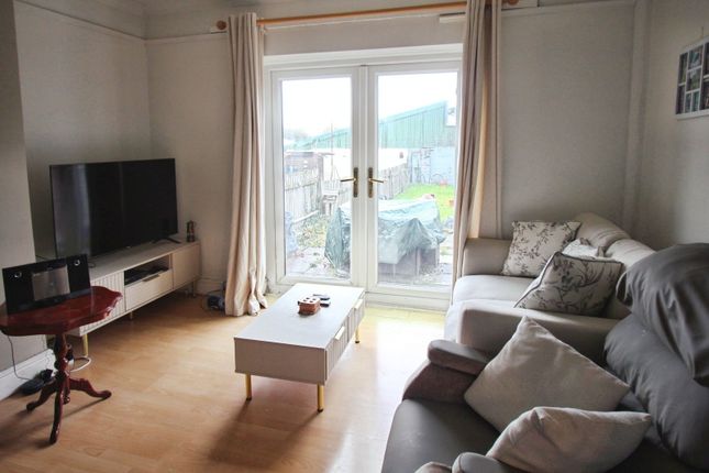 First Avenue, Caerphilly photo 2