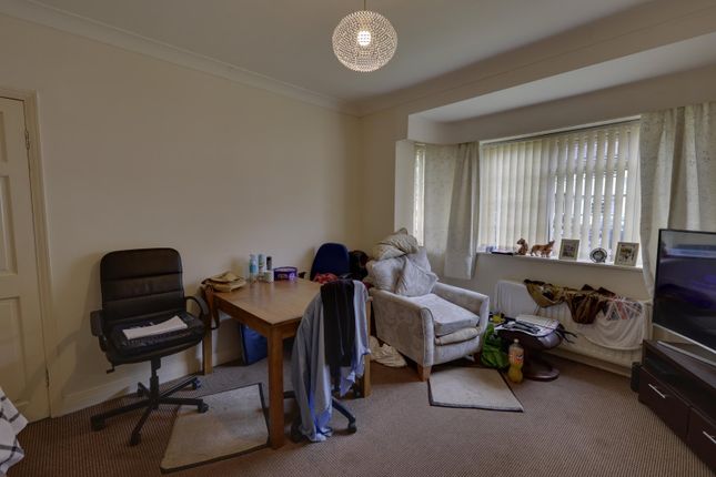 55, Redesdale Gardens, West Yorkshire photo 2
