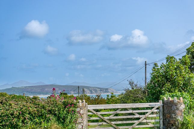 8, Dwyfor Estate, Pwllheli photo 4