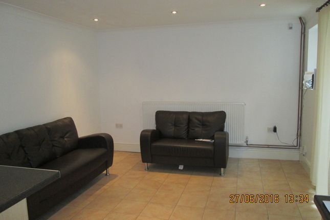 21 Earls Road, Southampton photo 2