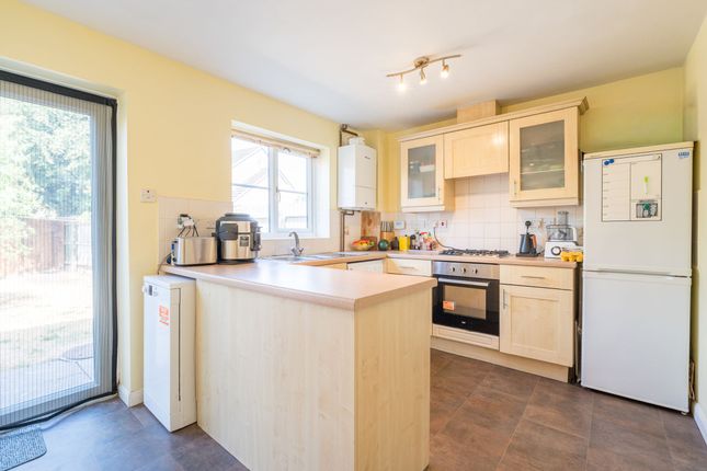 10 Justice Close, Leamington Spa photo 4