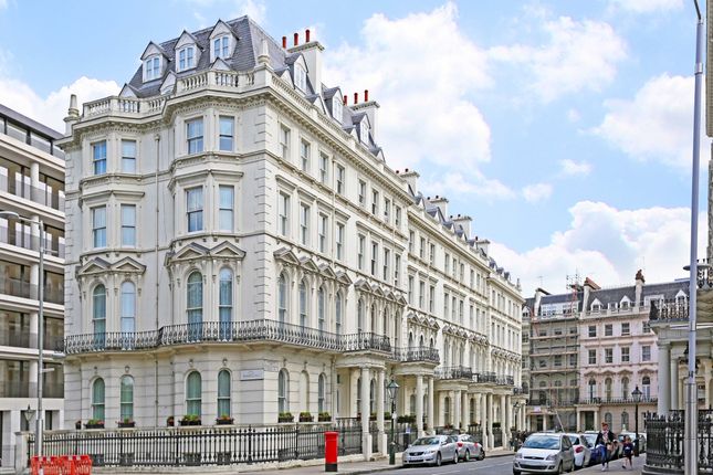 Flat to rent in Prince Of Wales Terrace, London