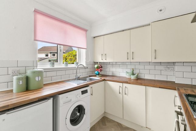14, Maybole Crescent, Glasgow photo 4