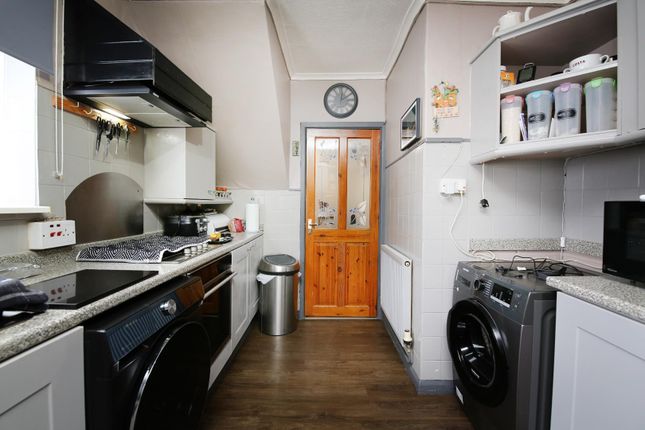 14, Pennycroft Road, Uttoxeter photo 3