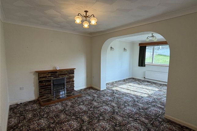 15, Maddever Crescent, Cornwall photo 4