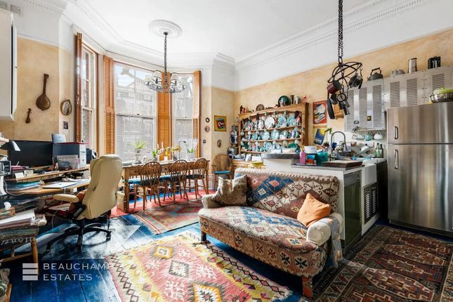 Flat for sale in Sutherland Avenue, Maida Vale