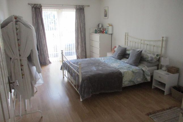 42D, King Edward Road, Nuneaton photo 4