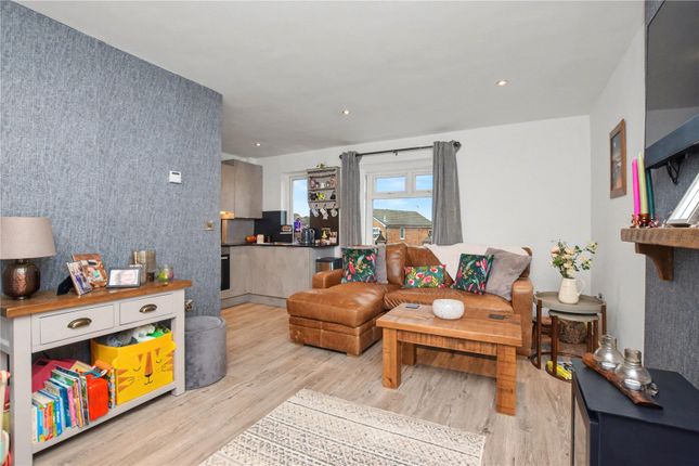 7, Bransby Court, Pudsey photo 2