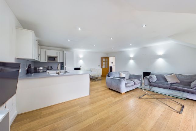Apartment 7, Manchester photo 2