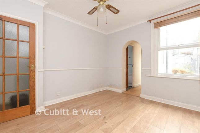 14, Glovers Road, Reigate photo 3