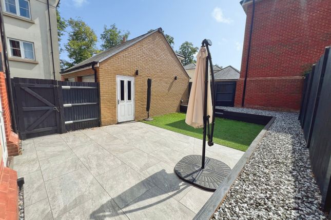 15, Inkerman Lane, Aldershot photo 2
