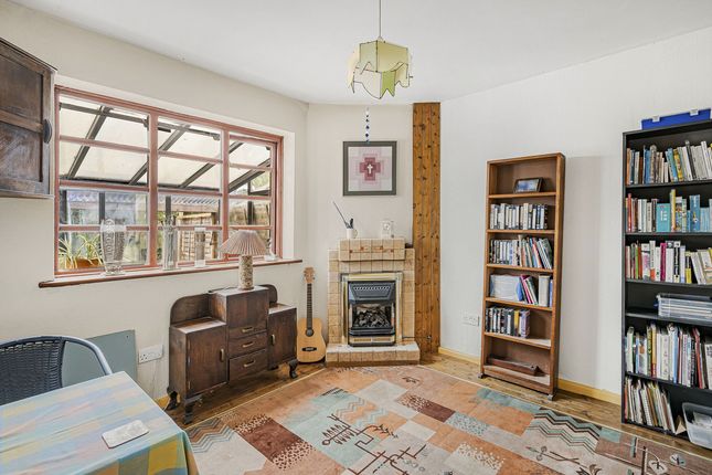 44, Hazel Crescent, Kidlington photo 4
