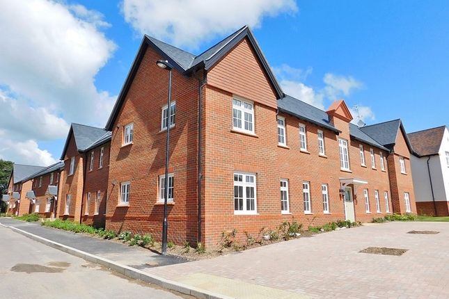 Thumbnail Flat for sale in Newlands Avenue, Waterlooville