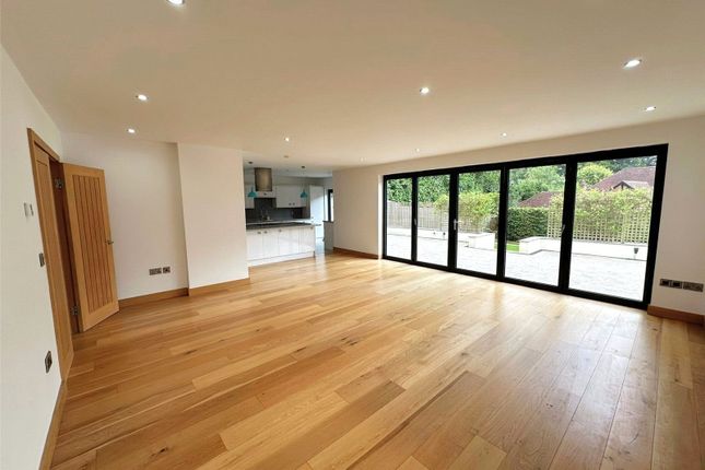 108, Rickmansworth Lane, Gerrards Cross photo 5