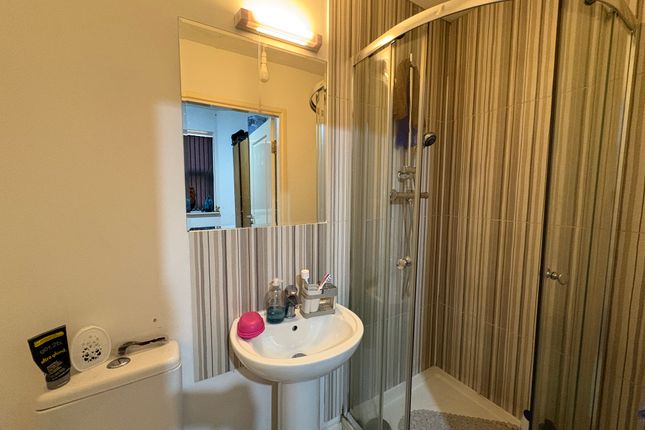 Room 5, Leicester photo 2