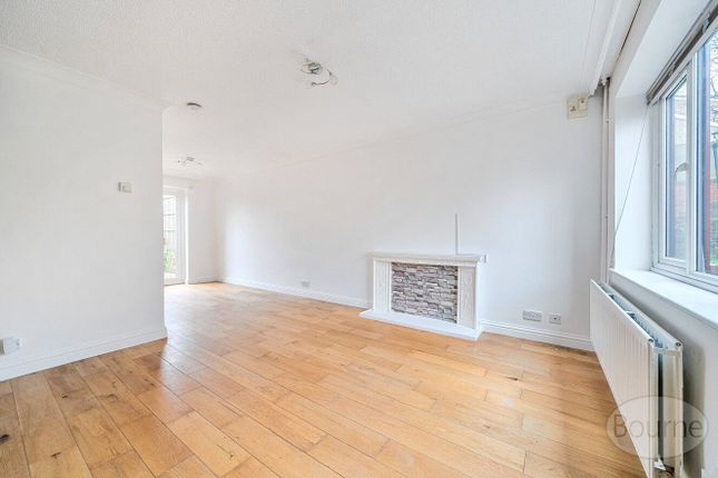 18, Derwent Close, Waterlooville photo 3