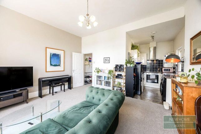 Flat 5, Margaret Allen House, 32, Broomy Hill, Herefordshire photo 5