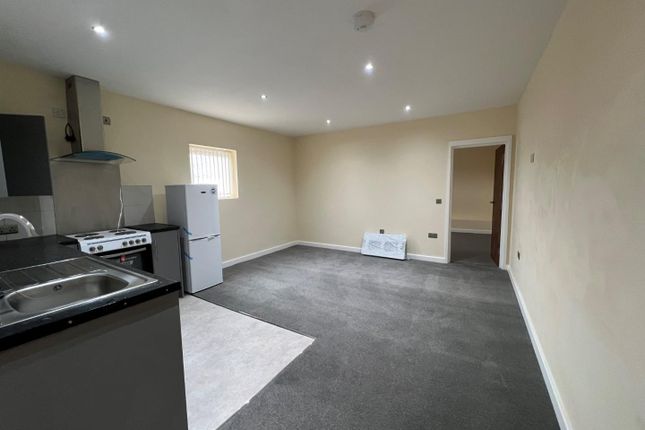 Thumbnail Flat to rent in Hobs Moat Road, Solihull
