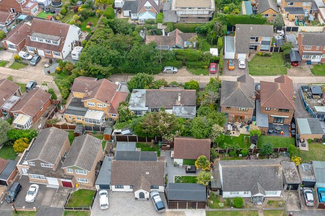 9, Woodville Road Canvey Island, Canvey Island photo 2