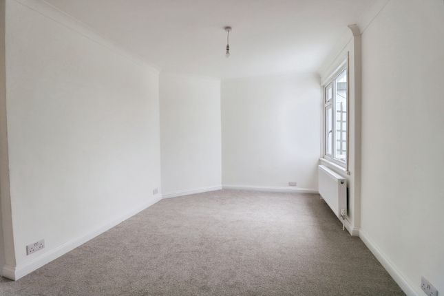 289, Eastwood Road North, Leigh-on-sea photo 4