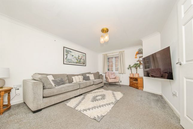 Spindler Close, Ipswich photo 2