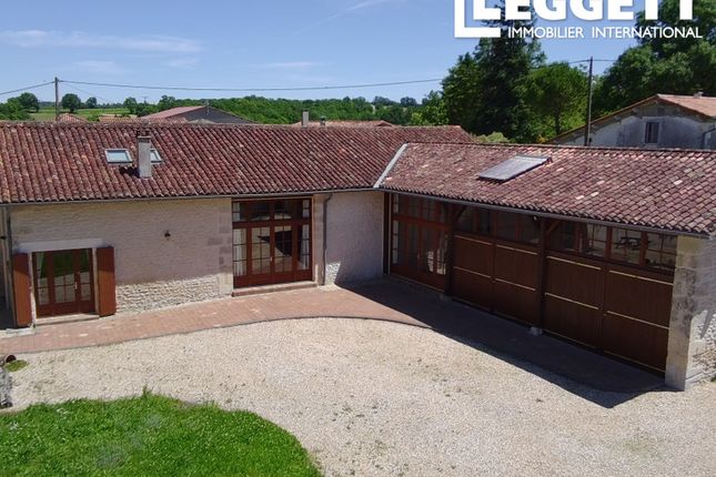 Villa for sale in Saint-Avit, Charente, Nouvelle-Aquitaine