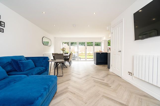 19, Whinhams Way,, Billericay photo 5
