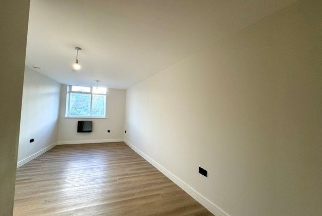Flat 6, Barnsley photo 5
