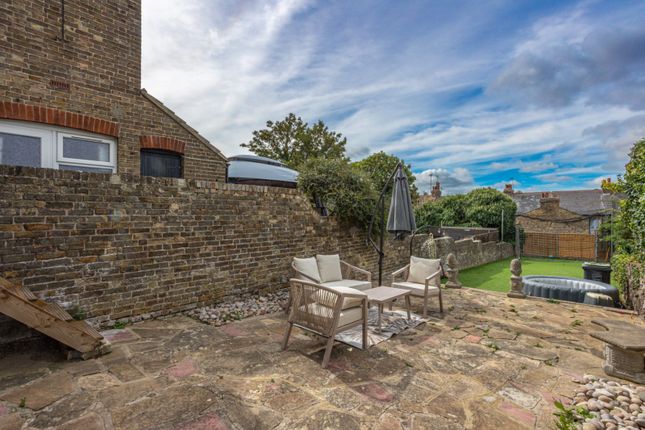 28, Upper Dane Road, Kent photo 4