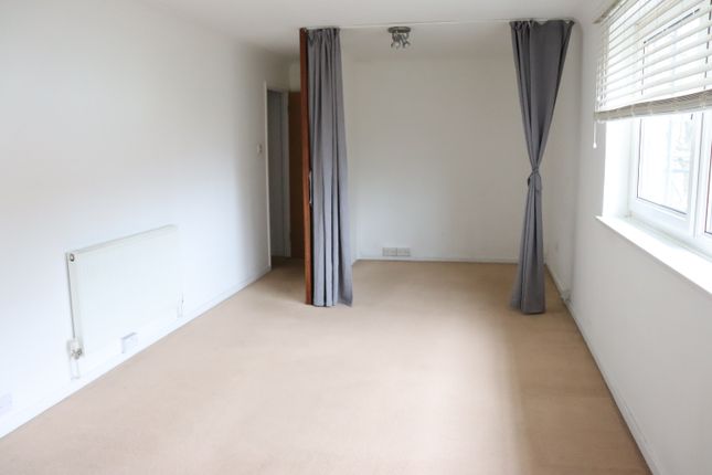 Studio to rent in Castle View Road, Weybridge