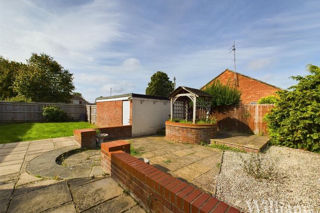 82 Bedgrove, Aylesbury photo 2