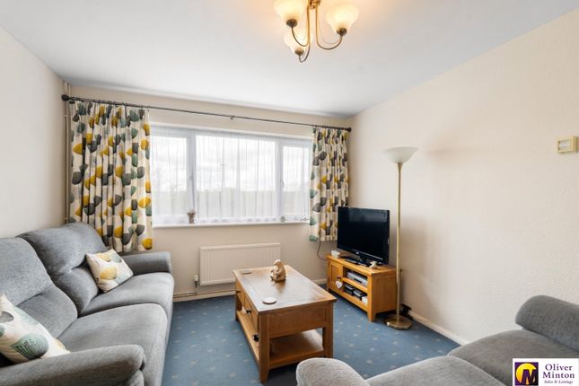 20, Chapelfields, Stanstead Abbotts photo 4