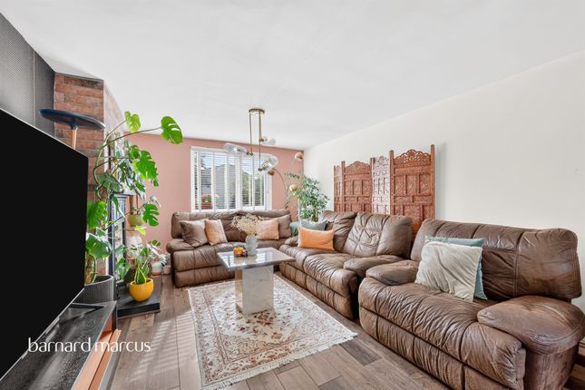 31, Gainsborough Road, Epsom photo 2