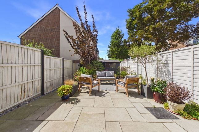 65, Rainbow Square, Shoreham-by-sea photo 3