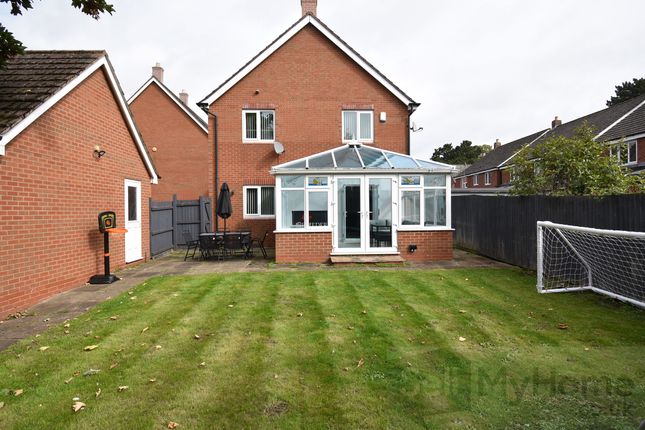 15 Pine Tree Close, Burntwood photo 2