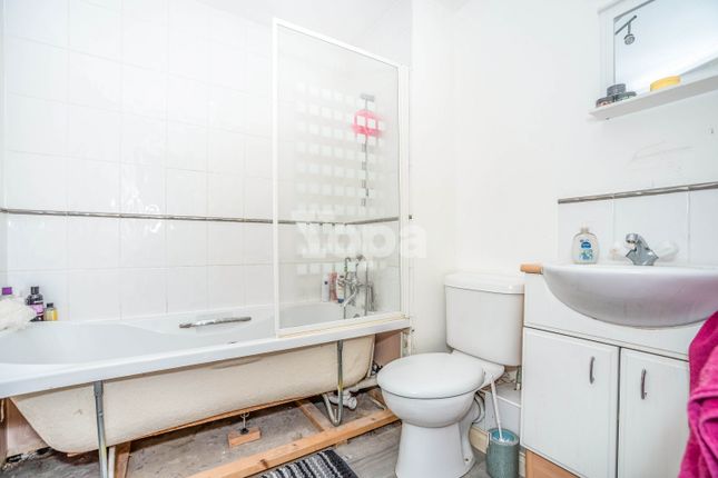 Town house for sale in Anvil Terrace, Dartford