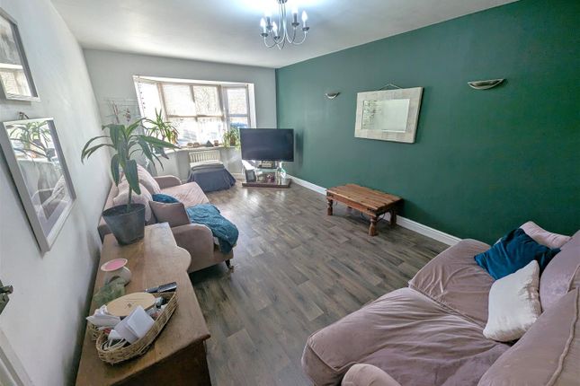 12, Hidcote Close, Corby photo 2