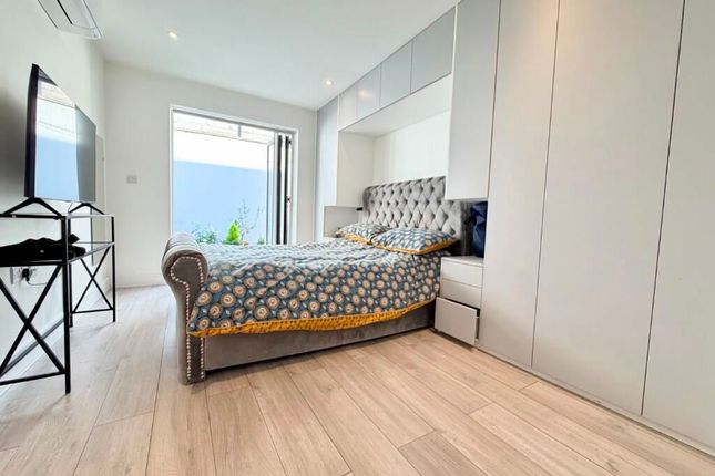 Flat 2 - Elston Court 13, South Drive, Coulsdon photo 4