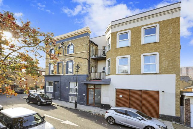 Flat for sale in Wendon Street, Mile End, London