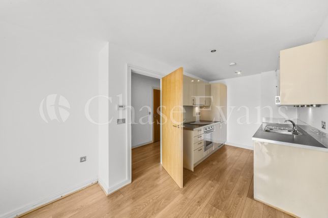Flat 501 Werner Court, 2, Aqua Vista Square, London photo 4