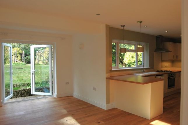 Detached house to rent in Pine View Close, Haslemere