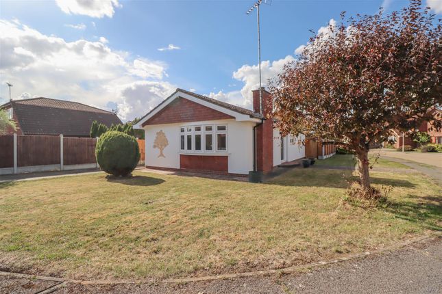 16 Fambridge Drive New Outside-14.Jpg