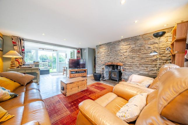 11 MILL GREEN, Knighton, Knighton photo 2