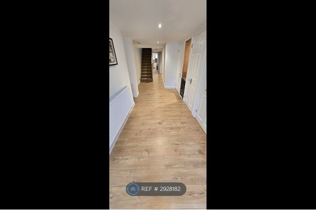 B Upper Lemon Villas, Truro photo 2