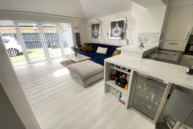 14, Singleton Close, Southport photo 5